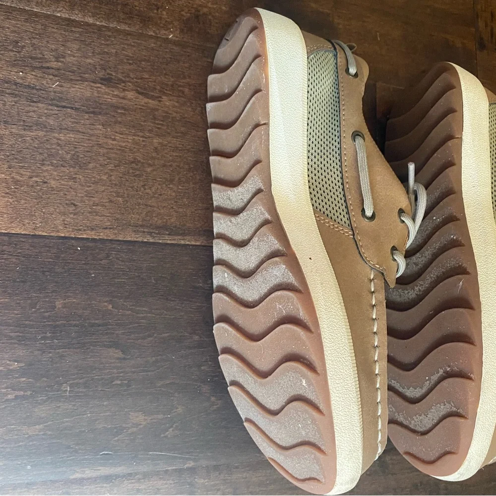 Boys Sperry fairway plush wave sneaker, dress shoes tan brown size 5 - Picture 2 of 4